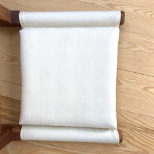 Laden Sie das Bild in den Galerie-Viewer, Bodenstuhl_Vollholz_Baumwolle_im_Sotantar_Yoga_Shop_Berlin_3