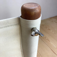 Laden Sie das Bild in den Galerie-Viewer, Bodenstuhl_Vollholz_Baumwolle_im_Sotantar_Yoga_Shop_Berlin_3