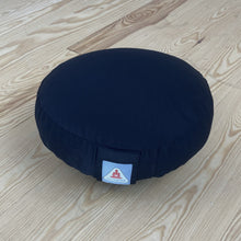 Laden Sie das Bild in den Galerie-Viewer, Meditationskissen Adhara