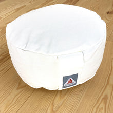 Laden Sie das Bild in den Galerie-Viewer, Meditationskissen Adhara