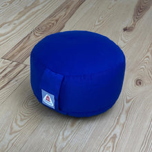 Laden Sie das Bild in den Galerie-Viewer, Yogakissen Adhara Maxi