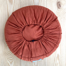 Laden Sie das Bild in den Galerie-Viewer, Yogakissen Adhara Maxi