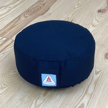 Laden Sie das Bild in den Galerie-Viewer, Yogakissen Adhara Maxi