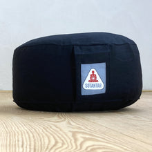 Laden Sie das Bild in den Galerie-Viewer, Yogakissen Adhara Maxi