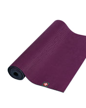 Laden Sie das Bild in den Galerie-Viewer, Yogamatte Manduka eKO Lite® 4mm