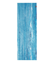 Laden Sie das Bild in den Galerie-Viewer, Yogamatte Manduka eKO SuperLite® Travel