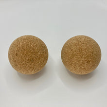 Laden Sie das Bild in den Galerie-Viewer, Faszienball aus Kork, einzeln oder als Paar