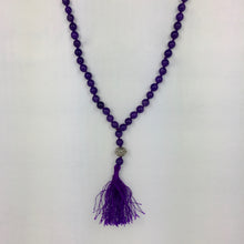 Laden Sie das Bild in den Galerie-Viewer, Amethyst Mala 108 +, 8mm