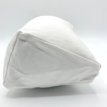 Laden Sie das Bild in den Galerie-Viewer, Meditationskissen Purna weiss im Sotantar Yoga Shop Berlin