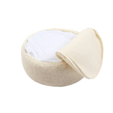 Laden Sie das Bild in den Galerie-Viewer, Meditationskissen aus Schafschurwolle/Merinowolle mit Reissverschluß geöffnet im Sotantar Yoga Shop Berlin