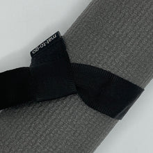 Laden Sie das Bild in den Galerie-Viewer, Yogamatten-Tragegurt mit Schlaufe im Sotantar Yoga Shop Berlin