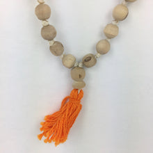 Laden Sie das Bild in den Galerie-Viewer, Tulsi Mala, 108 + 1 Perle, 8mm