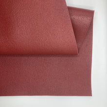 Laden Sie das Bild in den Galerie-Viewer, Yogamatte Studio 4,5mm Oekotex bordeaux Detail 80cm Breite Übergröße im Sotantar