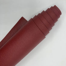 Laden Sie das Bild in den Galerie-Viewer, Yogamatte Studio 4,5mm Oekotex bordeaux gerollt 80cm Breite Übergröße im Sotantar