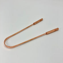 Laden Sie das Bild in den Galerie-Viewer, Zungenreiniger aus Kupfer