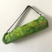 Laden Sie das Bild in den Galerie-Viewer, Batik Yogamattentasche