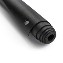Laden Sie das Bild in den Galerie-Viewer, Yogamatte Jade Kurma Geco 4mm Ökotex, Farbe: Schwarz im Sotantar Yoga Shop, Berlin