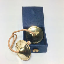 Laden Sie das Bild in den Galerie-Viewer, Kleine Zimbeln mit Box