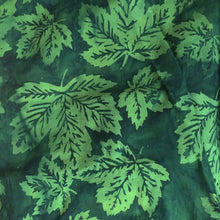 Laden Sie das Bild in den Galerie-Viewer, Yogamattentasche Blattgrün im Sotantar Yoga Shop Berlin