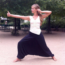 Laden Sie das Bild in den Galerie-Viewer, Yogahose Aladin