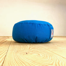 Laden Sie das Bild in den Galerie-Viewer, Meditationskissen Adhara
