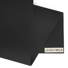 Laden Sie das Bild in den Galerie-Viewer, Jade Travel Yogamatte black im Sotantar Yoga Shop Berlin
